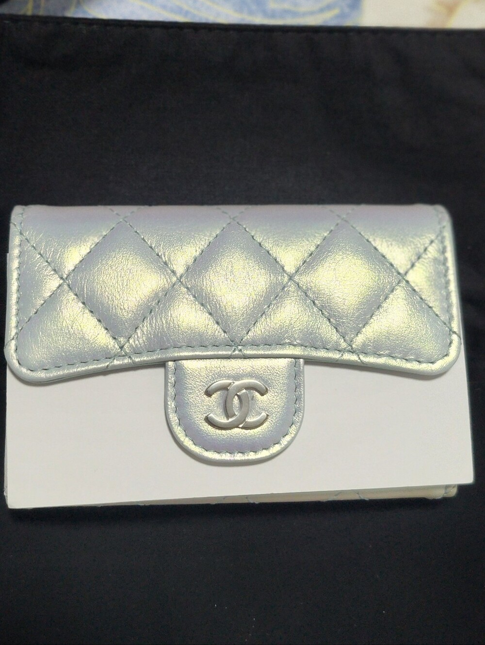 CHANEL 21K Iridescent Blue With Silver Hardware Quilted Snap Cardholder